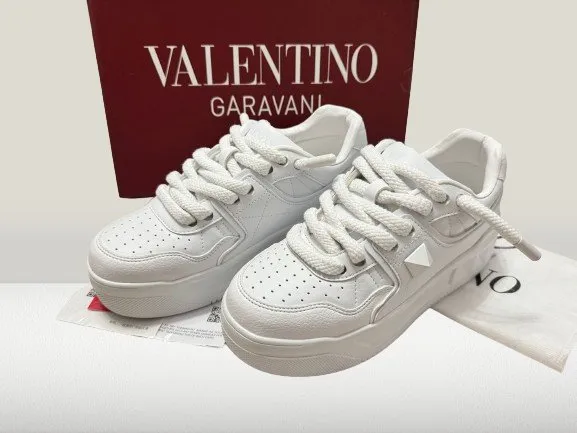 Valentino Garavani Full-White [LA OFERTĂ]