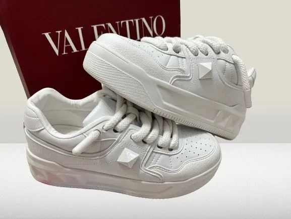 Valentino Garavani Full-White [LA OFERTĂ]